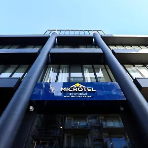 4* ホテル Microtel By Wyndham